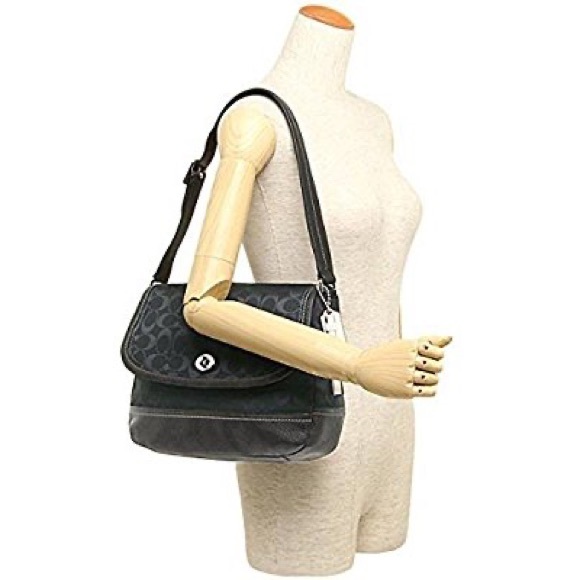 New w/Tags Coach Black/Silver PARK SIGNATURE FLAP BAG F23933 Below $328 Retail - Picture 4 of 5